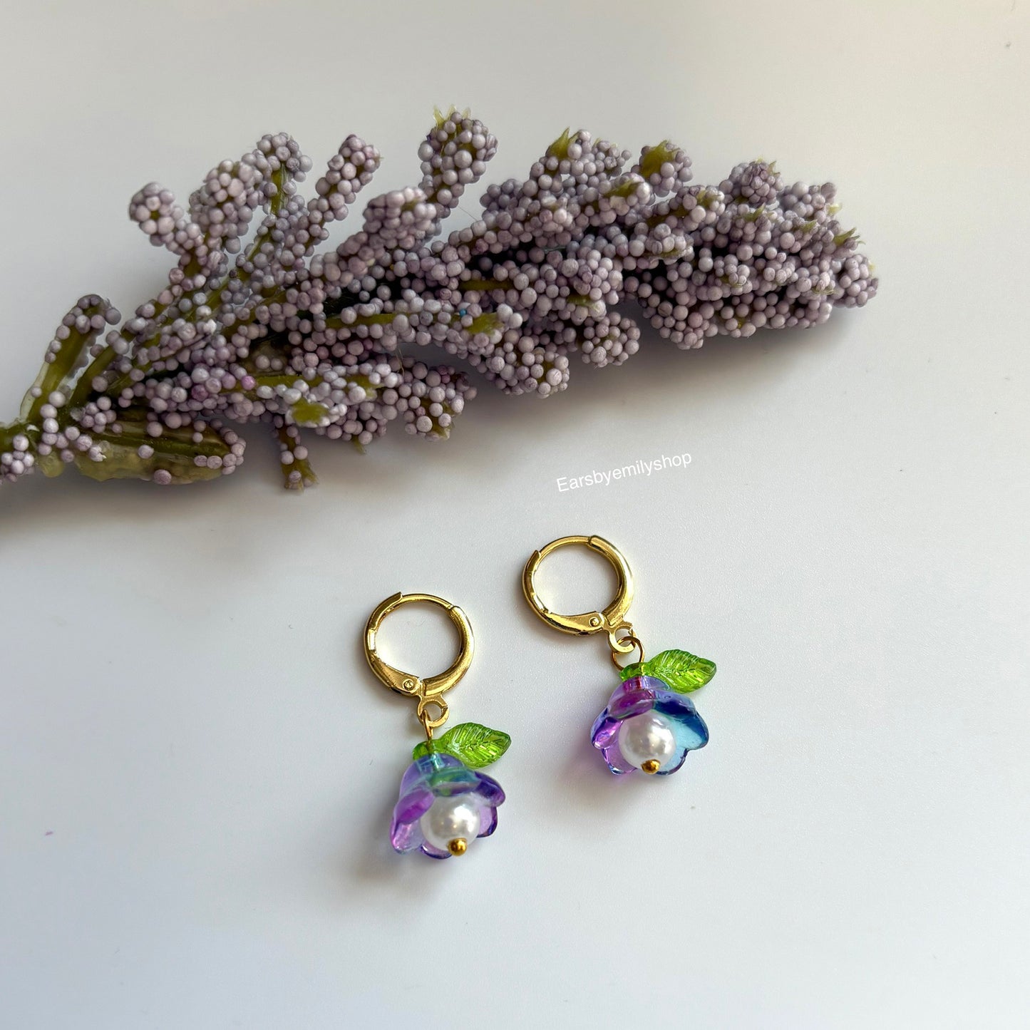 Cool colourful ombre flower with green leaf dangle 18k gold plated huggie hoop earrings