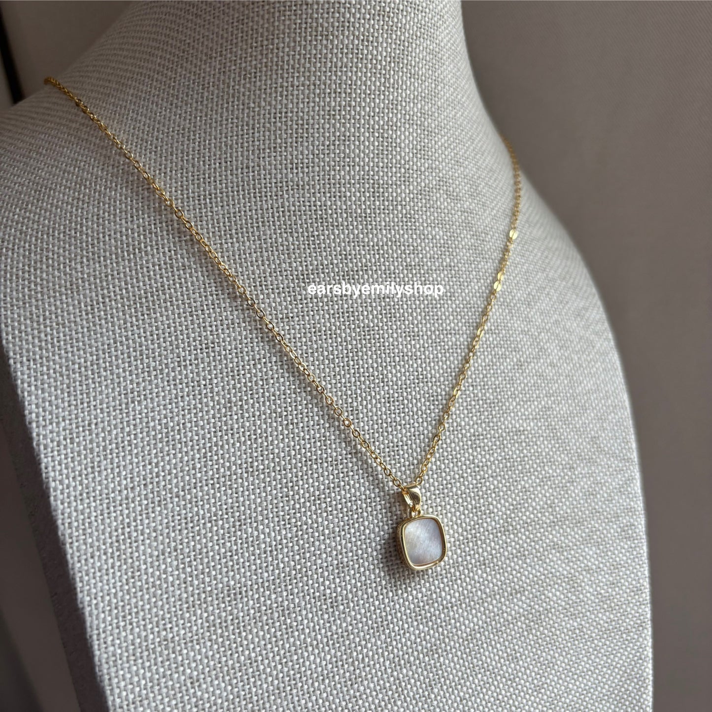 Mother of pearl 18k gold plated square necklace