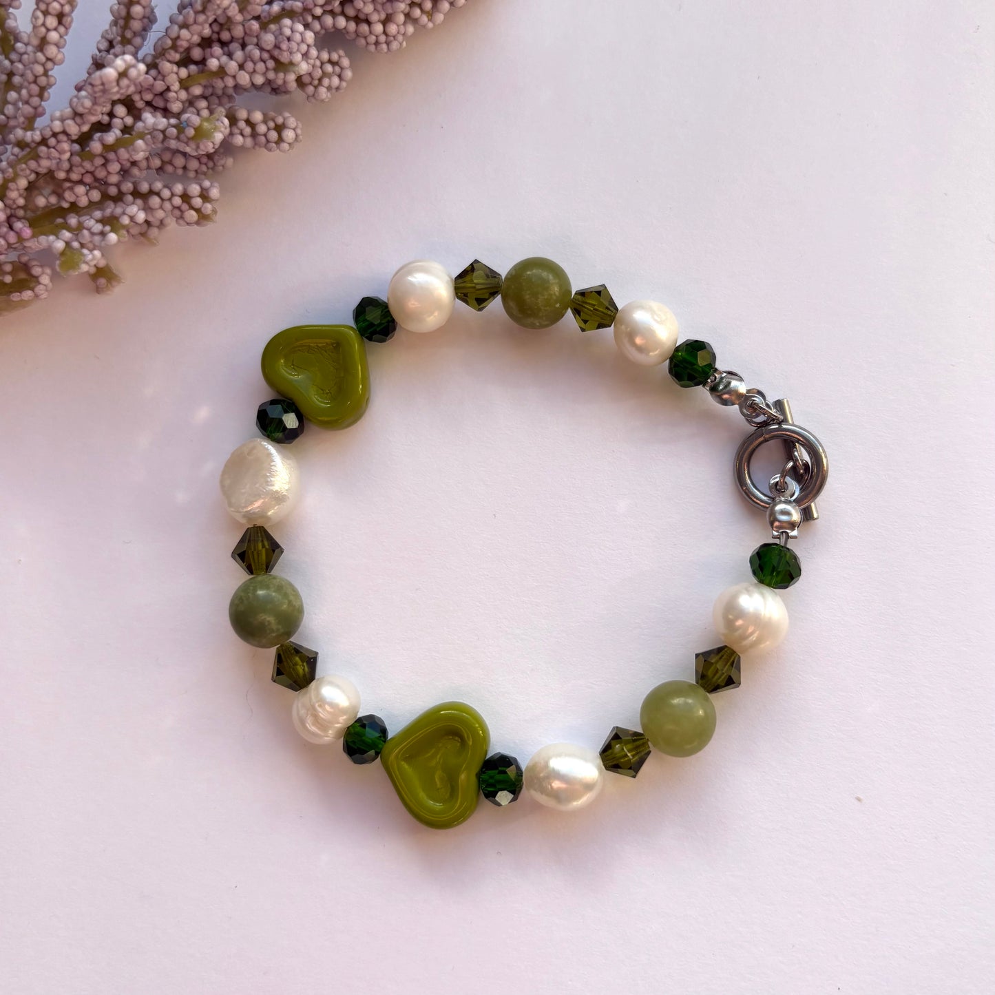 Jade Heart bracelet - Green Jade, freshwater pearls and green hearts