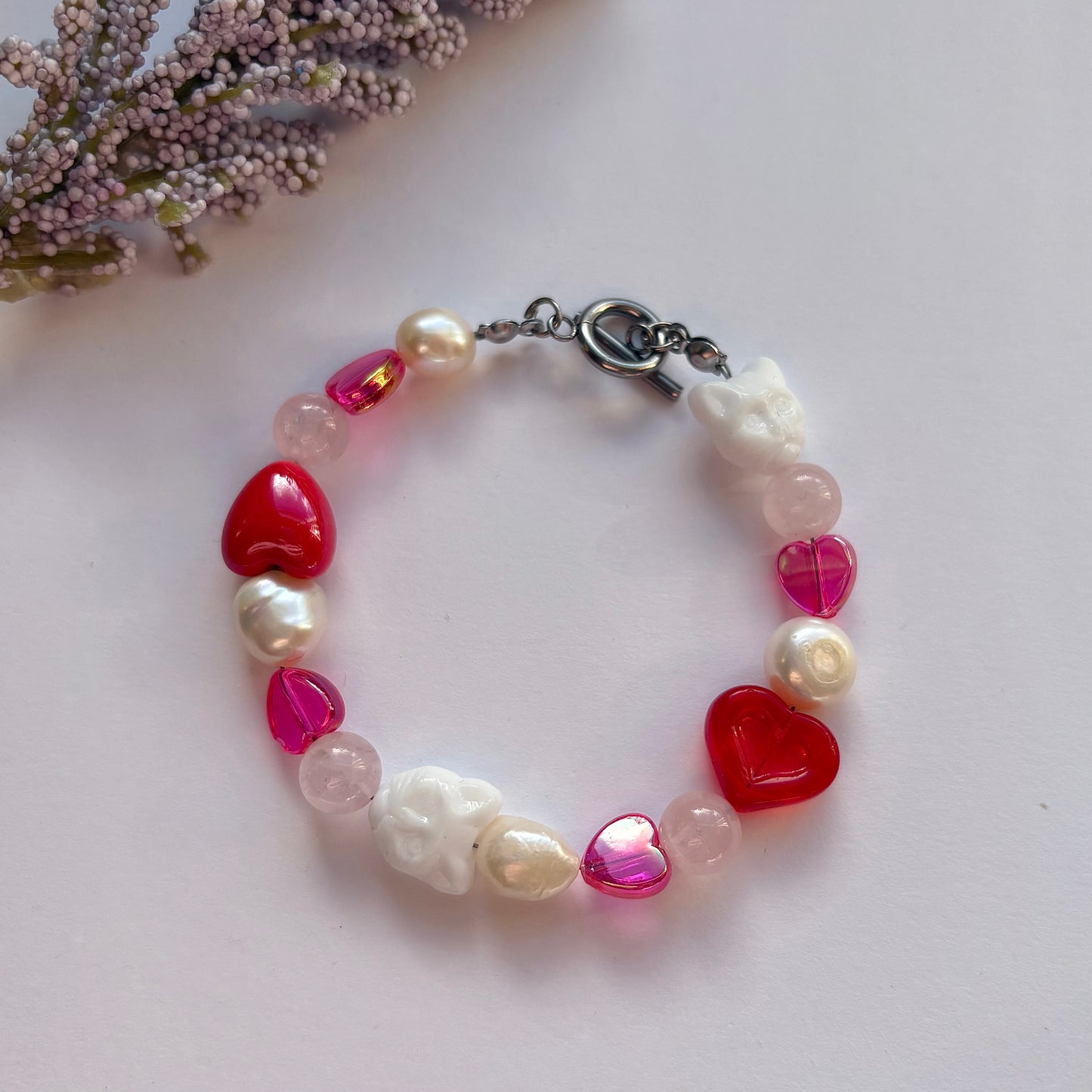 The lovers bracelet - Freshwater pearls, rose quartz, hearts and cats handmade beaded