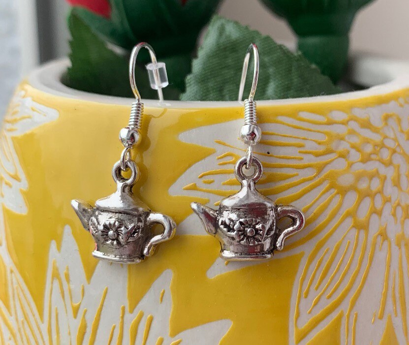 Silver tea pot dangle earrings