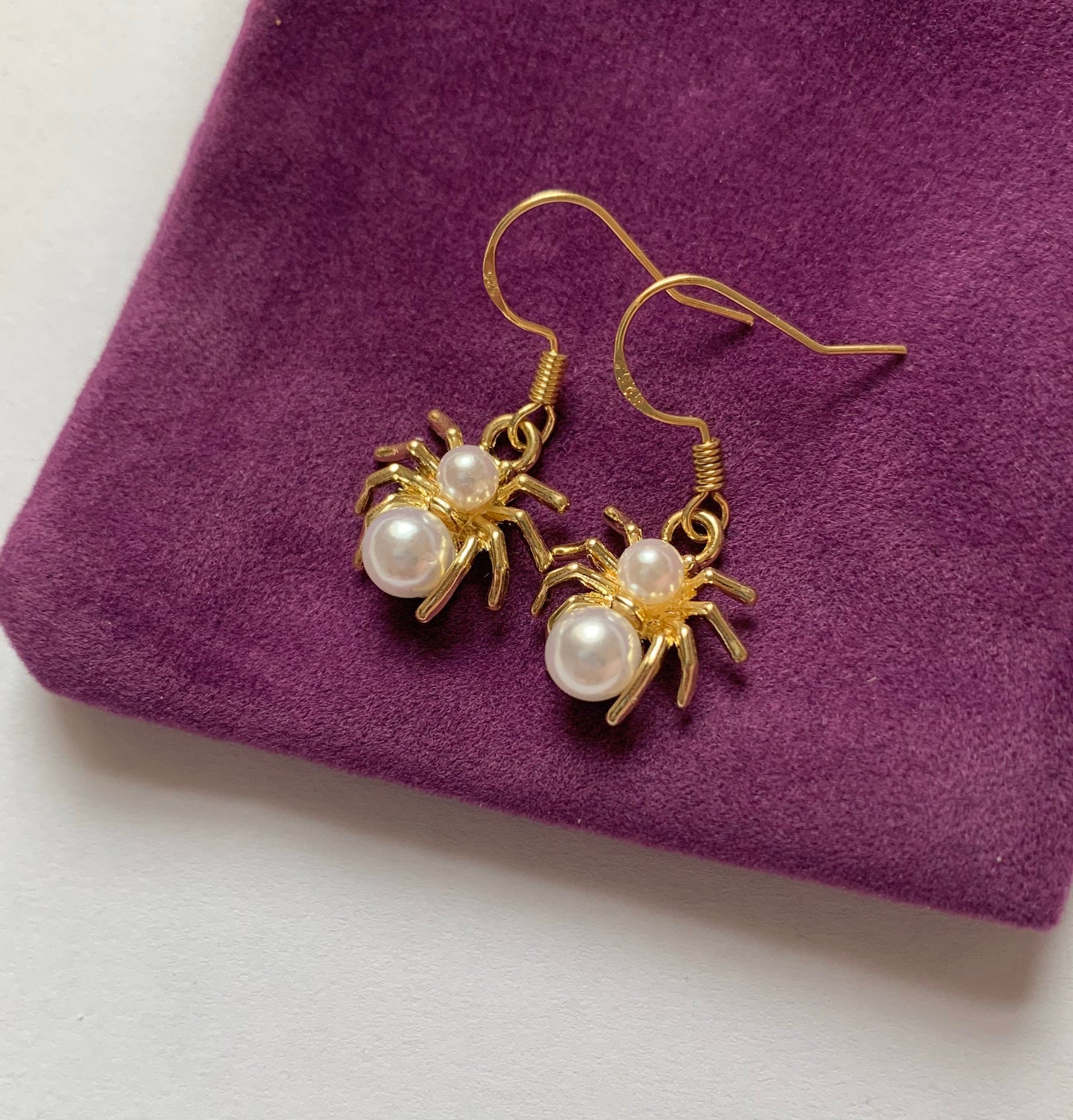 Gold spider faux pearl halloween earrings