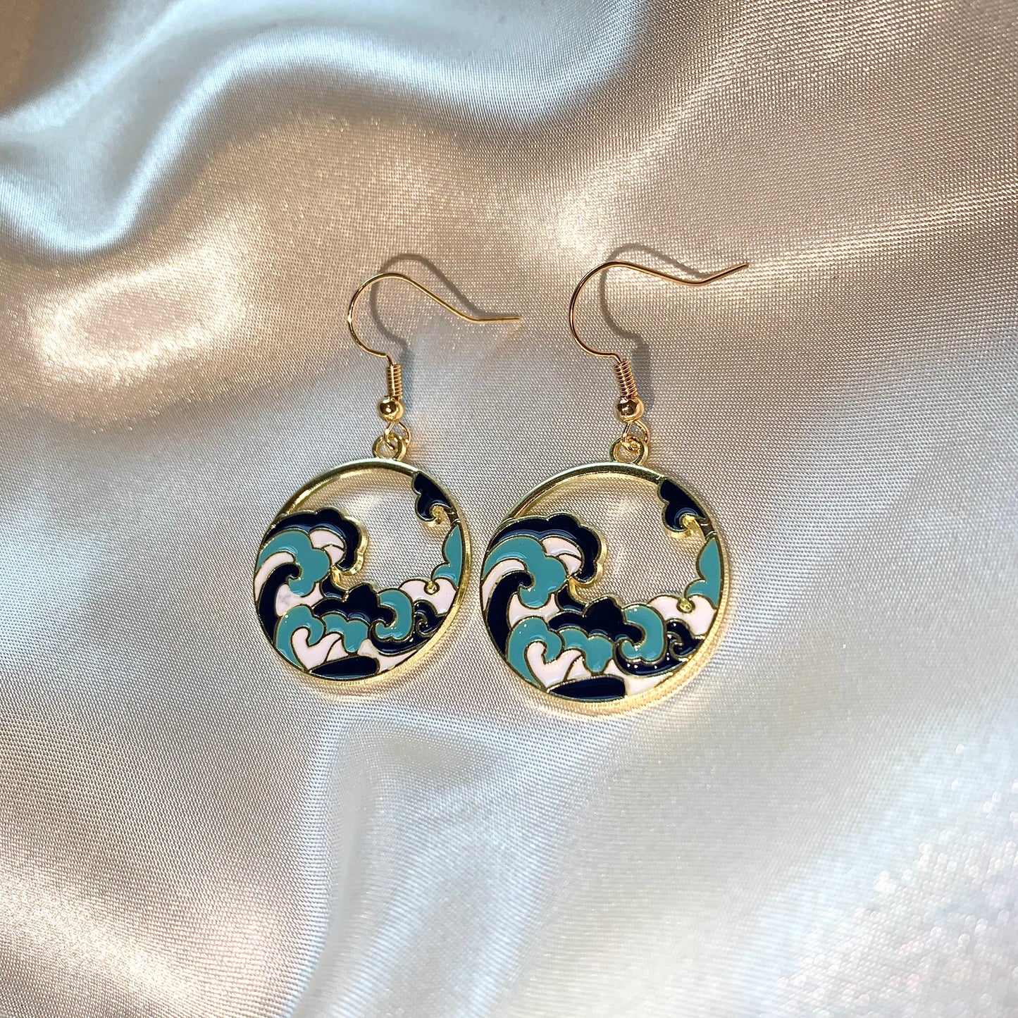 Blue ocean wave circle gold earrings