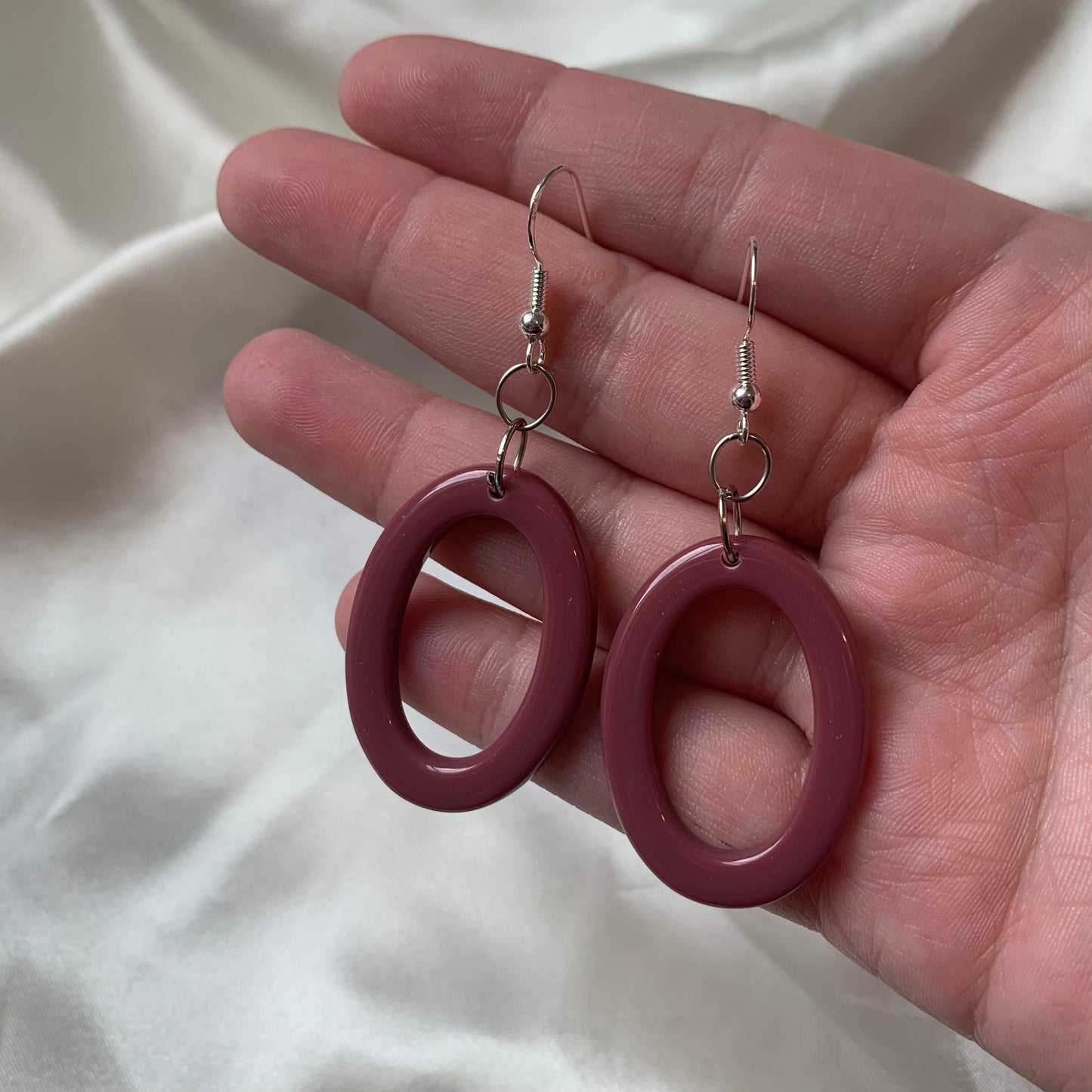 Mauve purple oval silver plated earrings