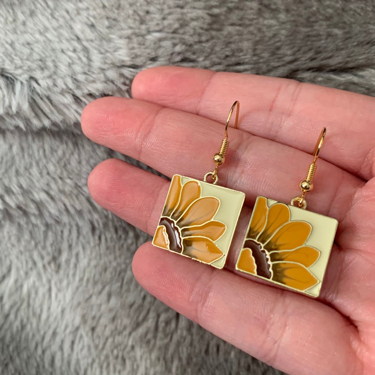 Yellow sun flower gold earrings in square frame