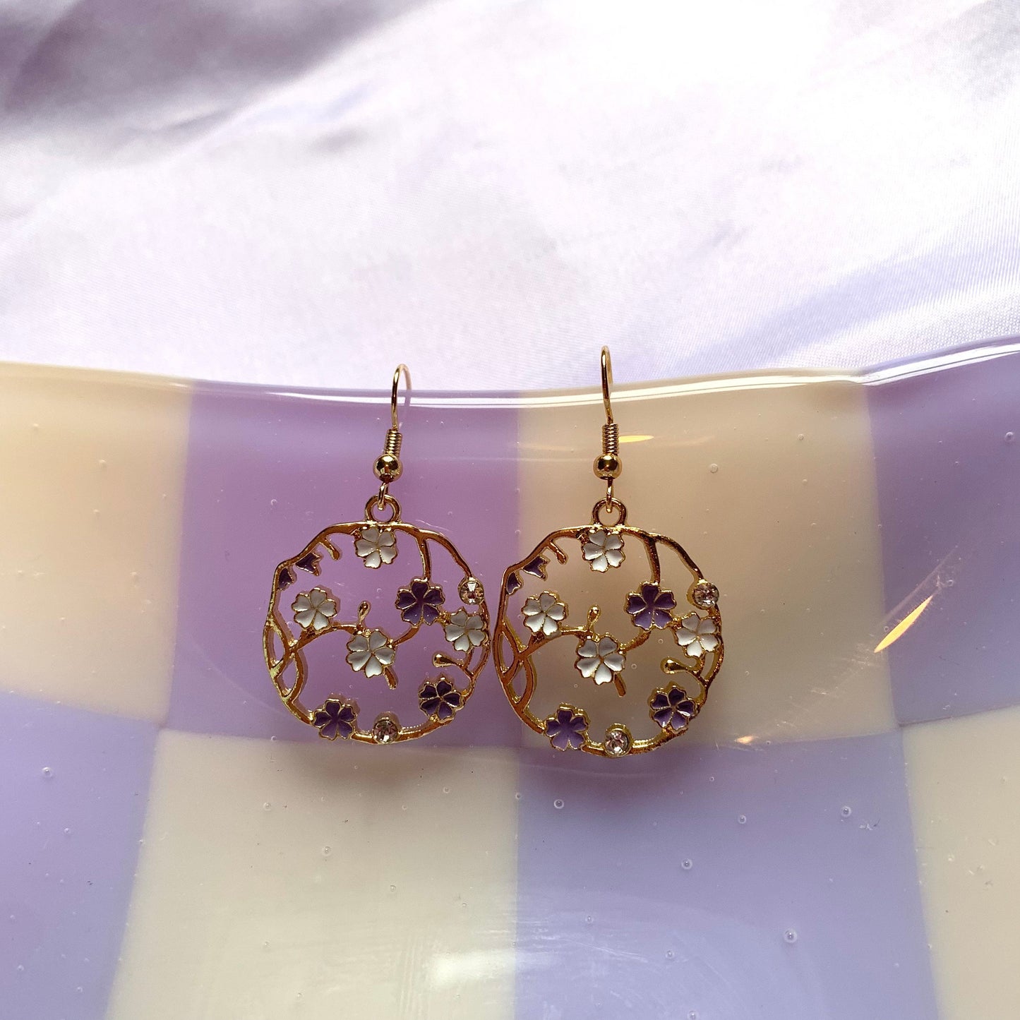 White, purple and gold circle flower earrings