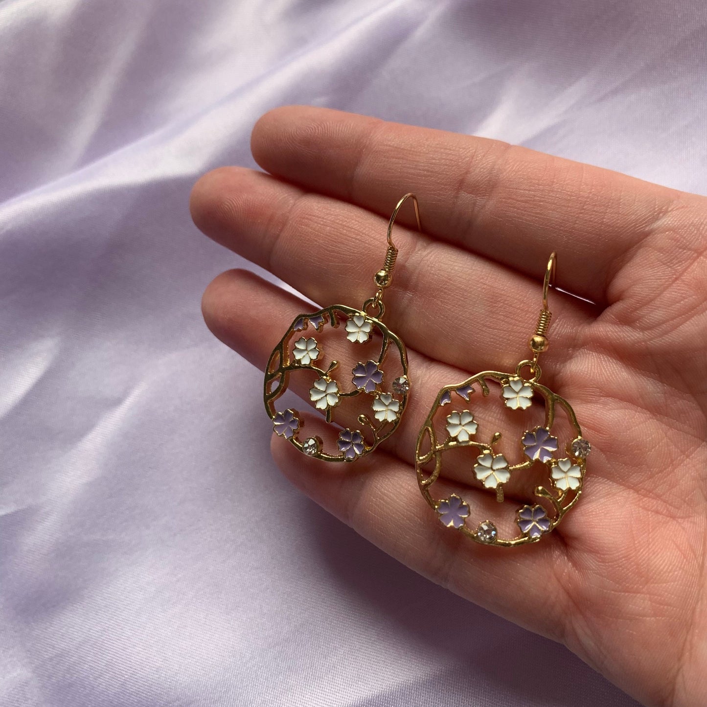 White, purple and gold circle flower earrings