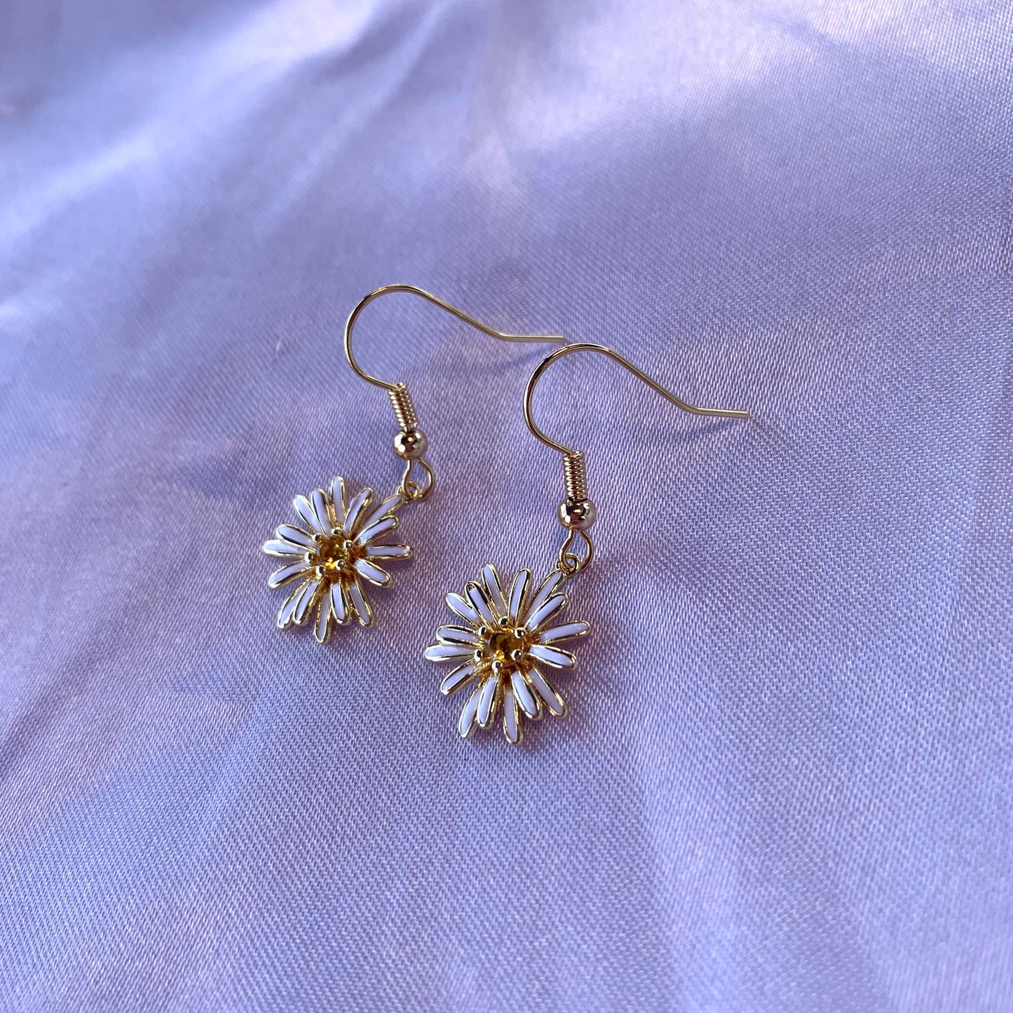 Daisy with yellow crystal dangle gold earrings