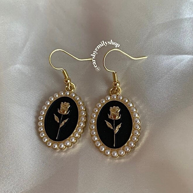 Black and white faux pearl oval rose or tulip flower gold earrings