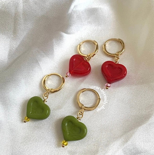 Cute red or green heart huggie hoop handmade drop dangle earrings on 24k gold plated huggie hoops