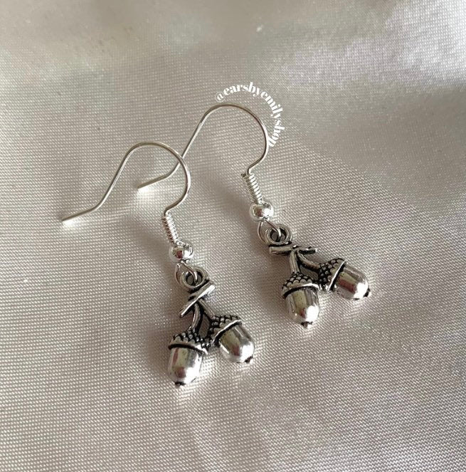 Silver acorn dangle earrings