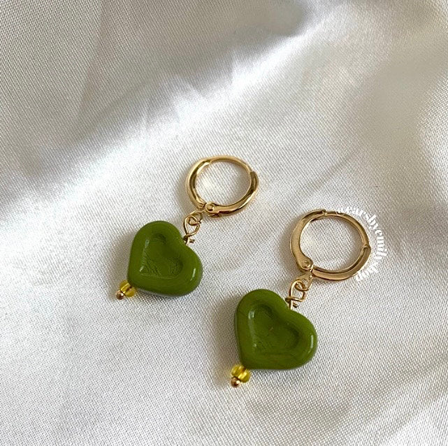 Cute red or green heart huggie hoop handmade drop dangle earrings on 24k gold plated huggie hoops