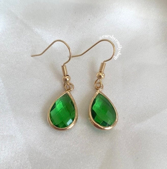 Green teardrop gem gold dangle earrings