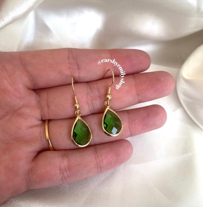 Green teardrop gem gold dangle earrings