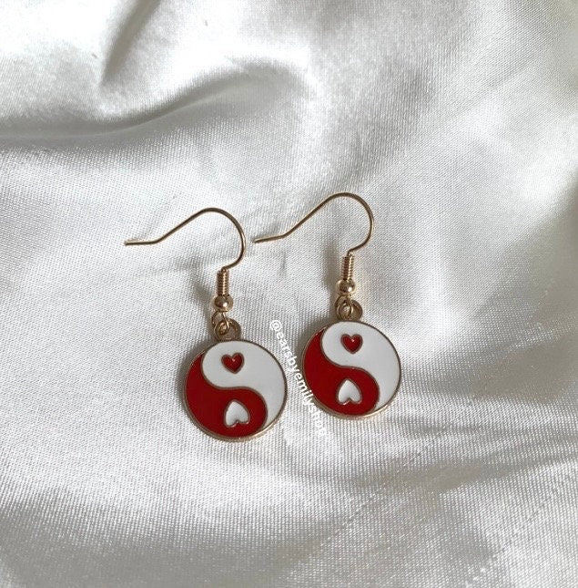 Pink, red or blue ying yang heart gold earrings