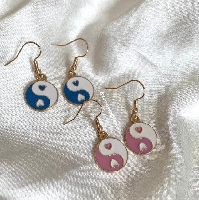 Pink, red or blue ying yang heart gold earrings