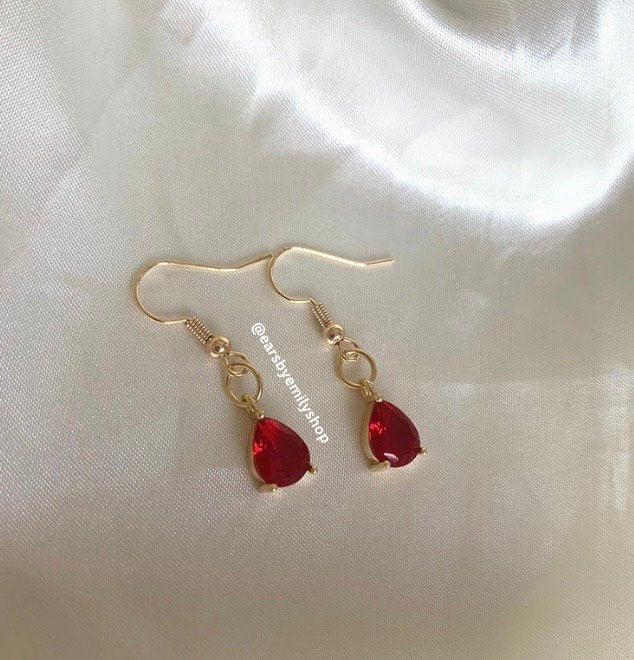 Red teardrop gem gold plated dangle earrings