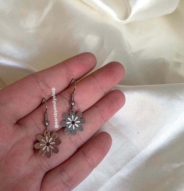 Stainless steel flower dangle earrings