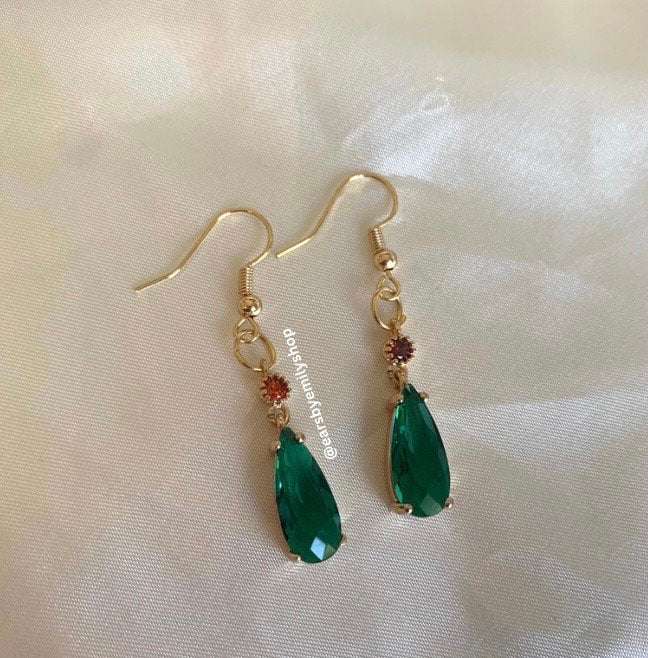 Red and green crystal teardrop gem gold earrings